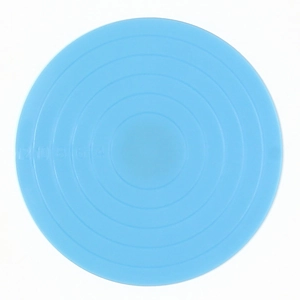 Blue silicone baking mat with concentric circle scales for 360-degree cake decorating
