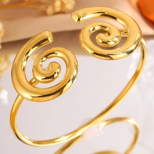 Polished gold spiral open bangle in traditional Chinese style for men and women
