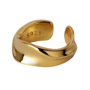 Minimalist S925 sterling silver twisted ear cuff with wave design in golden finish