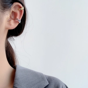 Minimalist S925 sterling silver twisted ear cuffs in gold and silver finish