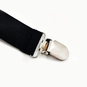 Adjustable black elastic bed sheet fasteners with strong silver metal grippers