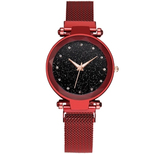 Montre femme ciel étoilé avec bracelet magnétique en maille milanaise rouge et cadran facetté