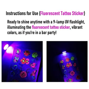 Détail de tatouages lumineux montrant des motifs de roses et papillons sous lumière UV