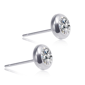 Classic round cut cubic zirconia stud earrings in S925 sterling silver with mirror reflection