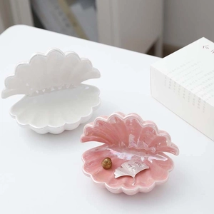 Nordic shell-shaped ceramic jewelry tray set in pearlescent white and pink colors