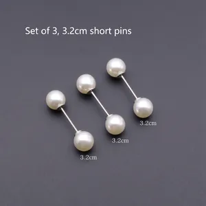 Vue détaillée de trois épingles de sûreté perlées de 3,2 cm pour l'ajustement de vêtements