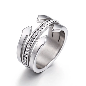 Bague flèche en argent poli pour femme avec anneau multicouche et micro-pavé de zircons