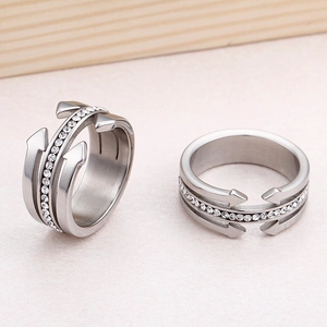 Bague flèche élégante en acier inoxydable argent 18K avec diamants et zircons