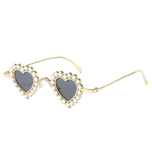 Lunettes de soleil cœur en métal doré de luxe avec strass et verres foncés