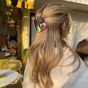Creative colorful cat hair claw clip with IT'S FINE text for stylish women hairstyles