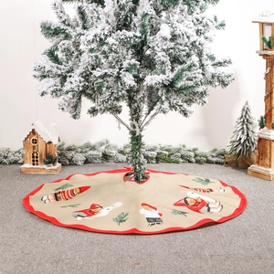 Jupe de sapin de Noël en peluche marron avec motifs festifs et bordure rouge