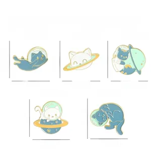 Detailed size chart for assorted enamel cat planet pins with dimensions and weights