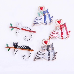 Cartoon Cat Brooches Enamel Pin Alloy Animal Kitty Heart Pumpkin Clothing Decoration For Women Jewelry Fashion Decor