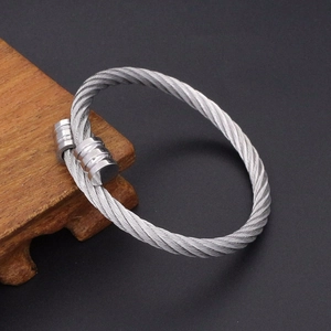 Bracelet jonc unisexe en câble d'acier inoxydable argenté au style industriel chic