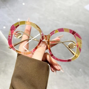 Retro round pearl sunglasses with oversized geometric patchwork frame and metal temples