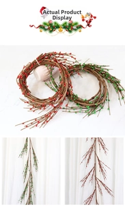 Détail de guirlande de baies de Noël flexible avec des baies rouges et vertes réalistes