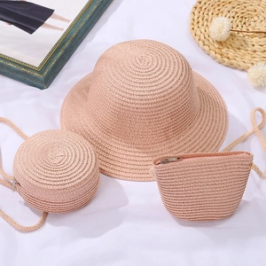 Set cappello da sole in paglia e borsa a tracolla per bambini in rosa beige estate