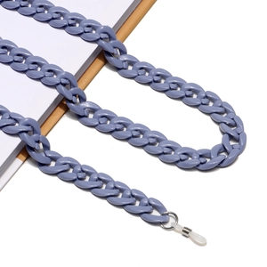 Dettaglio della catena per occhiali in acrilico lavanda con connettori in silicone