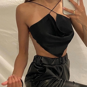 Haut sexy en satin noir dos nu avec ourlet irrégulier et fines bretelles pour femme