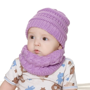 Baby Winter Strickmützen- und Schal-Set in Hellviolett mit dickem Zopfmuster-Design