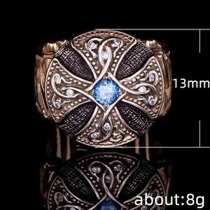 Anello punk vintage da uomo con gemma blu e filigrana in finitura dorata