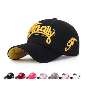 Cappello Da Baseball In Cotone Con Ricamo Lettere 3D Finally Regolabile Visiera Curva Berretto Sole Unisex