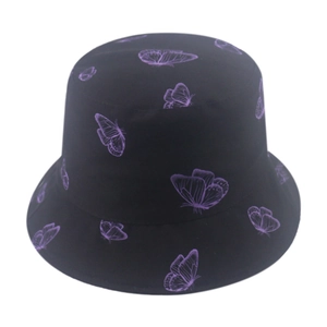 Cappello da pescatore reversibile nero da donna con farfalle viola antisole