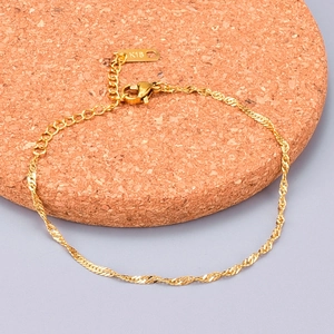 Polished 18K gold plated twisted rope chain bracelet with lobster clasp and extension