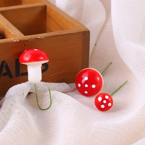 Miniatur Fliegenpilze aus Schaumstoff für Mikrolandschaften und Gartendekoration