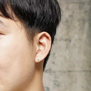 Boucles d'oreilles boules argentées minimalistes avec fermoir à vis pour homme et femme