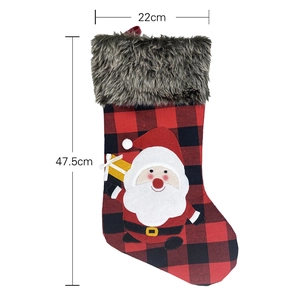 Weihnachtssocke mit Weihnachtsmann-Applikation und grauem Kunstpelzrand, 47,5 cm hoch