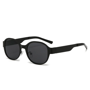 Retro oversized round sunglasses in matte black with premium texture for a chic look