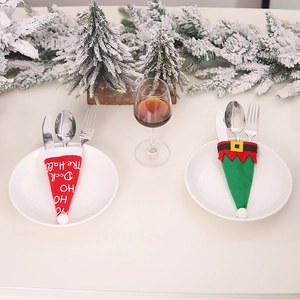 Porte-couverts de Noël avec broderies et motifs festifs pour décoration de table
