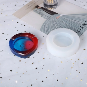 DIY silicone heart-shaped ashtray mold with sparkling red and blue gradient resin finish