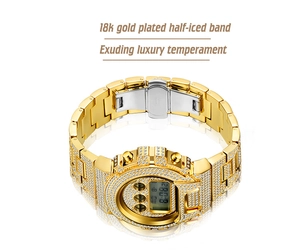 Détails de la montre numérique plaquée or 18 carats sertie de cristaux étincelants