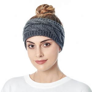 Dunkelgraues Strickstirnband für Damen mit Zopfmuster und warmem Fleecefutter für den Winter
