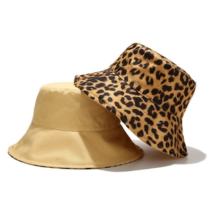Reversible leopard print and khaki bucket hat set for women with wide brim sun protection