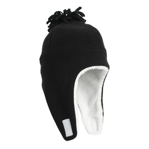 Dettaglio cappello invernale neonato in pile nero con calda fodera sherpa bianca