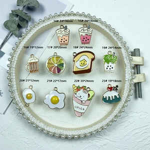 DIY Emaille-Anhänger Set mit Milchtee und Kuchen Motiven für Schmuckherstellung