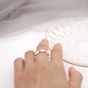 Baroque freshwater pearl ring with gold metal beads on elastic rope for women