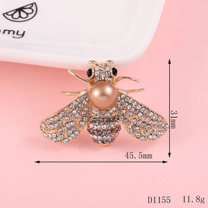Golden bee brooch with clear rhinestones and champagne pearl, 45.5mm x 31mm size
