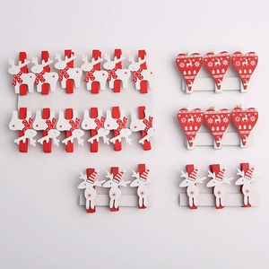 Christmas wooden clips set featuring reindeer and heart patterns for DIY photo display