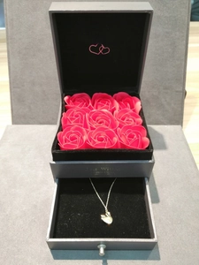 Double-layer drawer jewelry gift box featuring 9 red soap roses and a swan pendant necklace