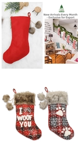 Weihnachtsstrümpfe für Hunde mit Karomuster und I WOOF YOU Stickerei als Deko