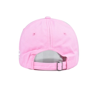 Vue arrière détaillée d'une casquette en coton rose avec boucle métallique réglable