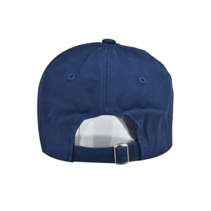 Vue arrière de la casquette en coton bleu marine avec sangle ajustable et boucle en métal