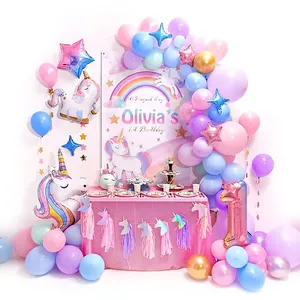 Kit décoration anniversaire licorne avec arche de ballons et toile de fond rose