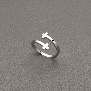 Minimalist silver double cross open ring in polished stainless steel for women