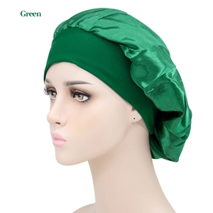 Elastic wide-band satin nightcap for hair protection in deep green finish