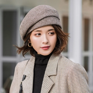 Classic brown plaid beret for women in a vintage Japanese style wool fabric